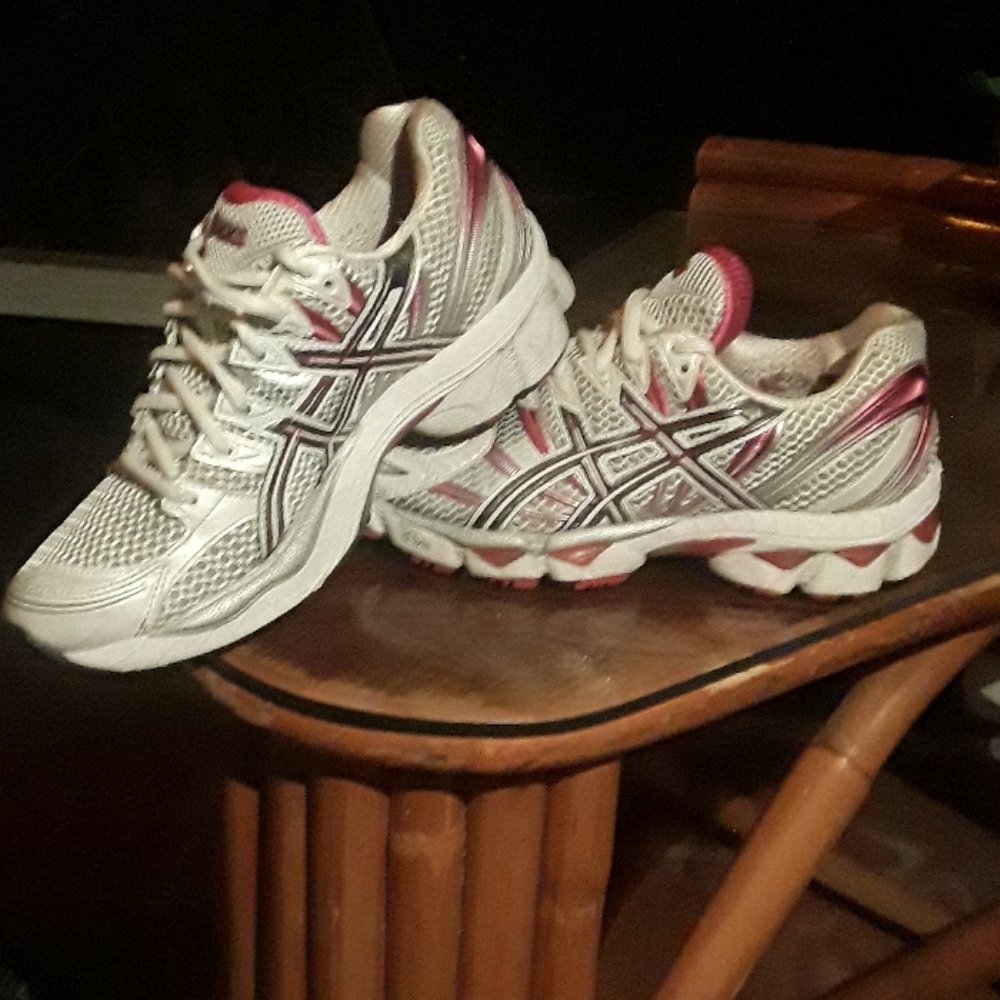 Womens 6.5 Asics